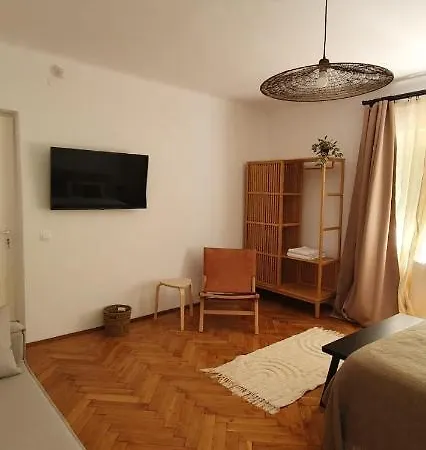 Апартаменты The Pines Serviced