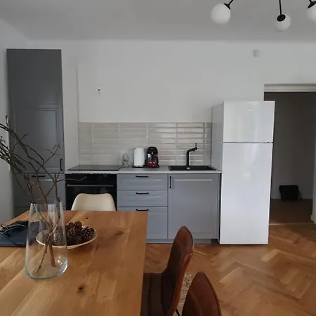 Апартаменты The Pines Serviced *